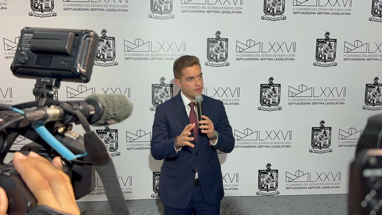 Aprueban iniciativa de Elizondo contra acoso sexual digital en NL