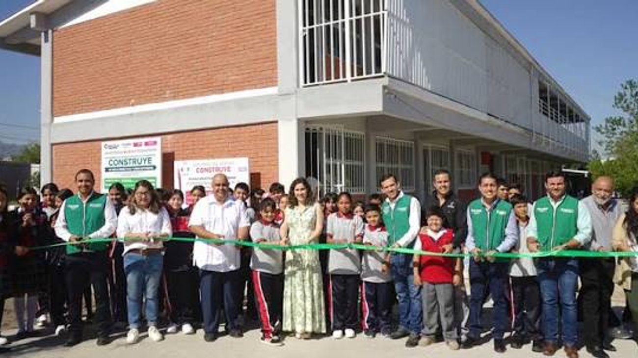 Reconocen a trabajadoras sociales en entorno escolar