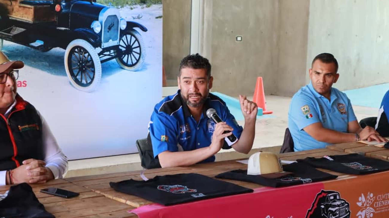 Invita club de autos clásicos a rodada a pueblos de Coahuila
