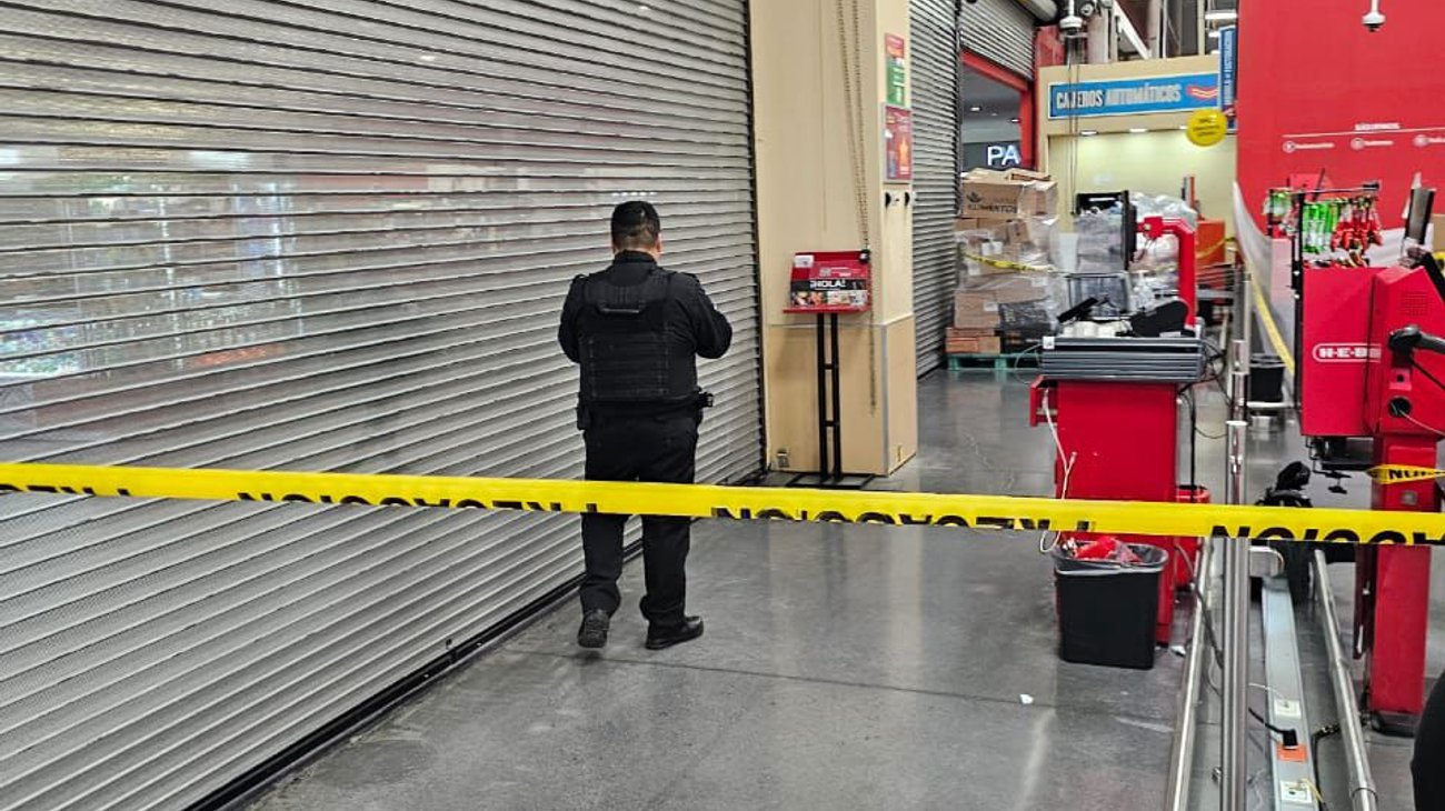 Muere persona por causas naturales en supermercado de Monterrey 