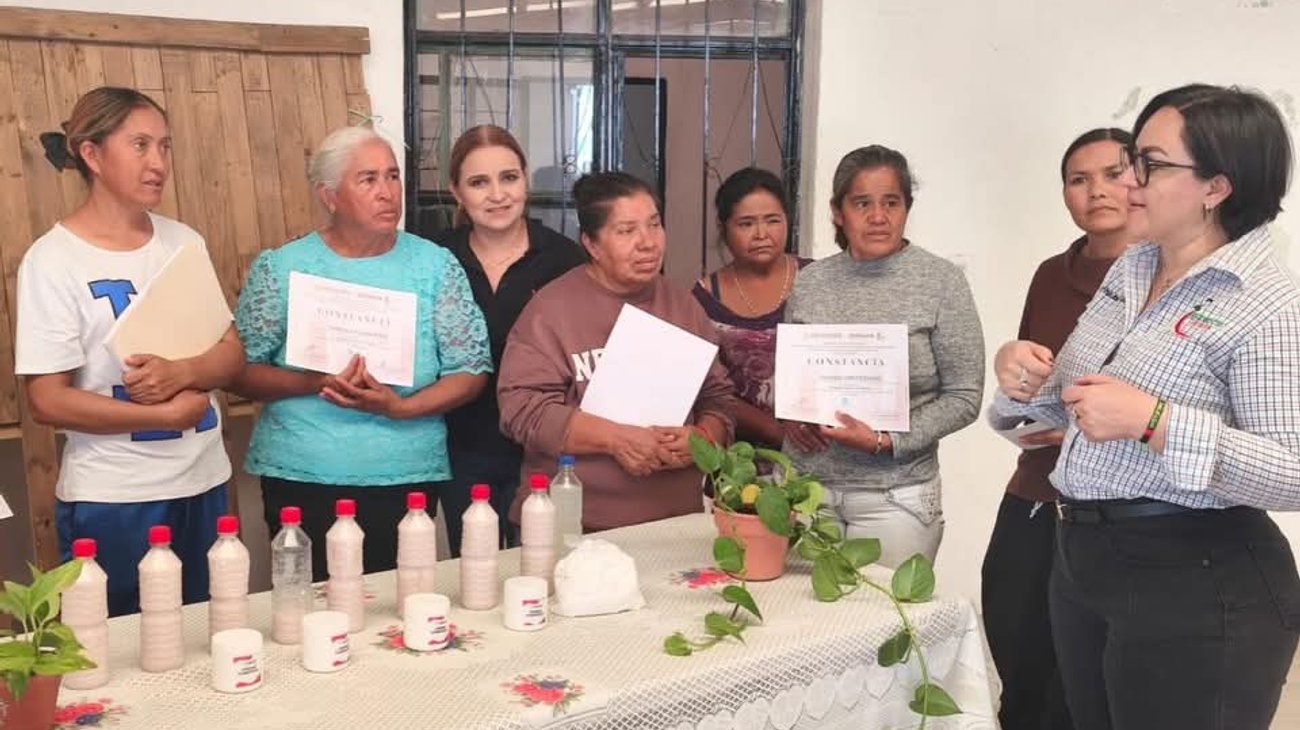 Se gradúan 37 mujeres de talleres 'Amor por Aprender' en Saltillo