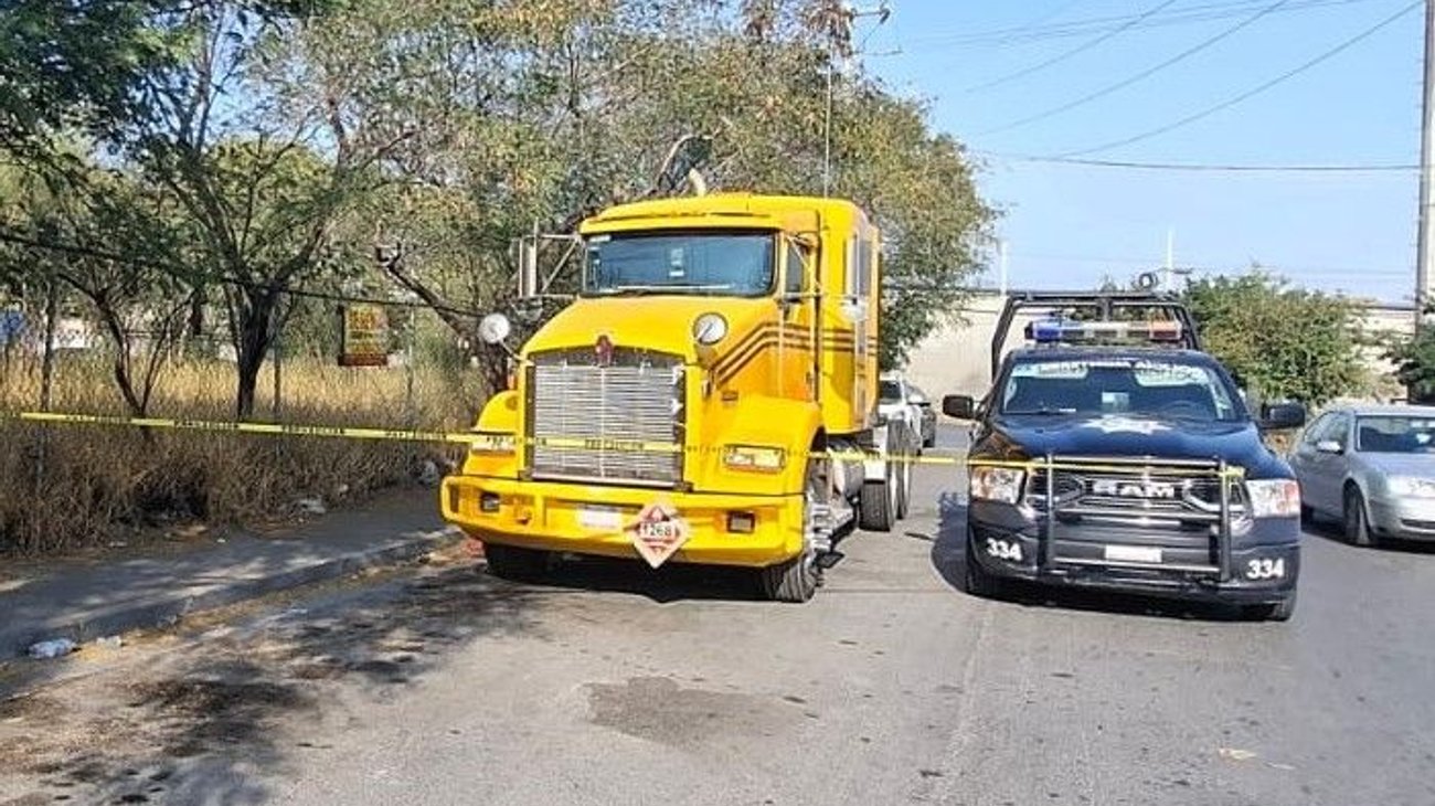 Aseguran tráiler con reporte de robo en Salinas Victoria