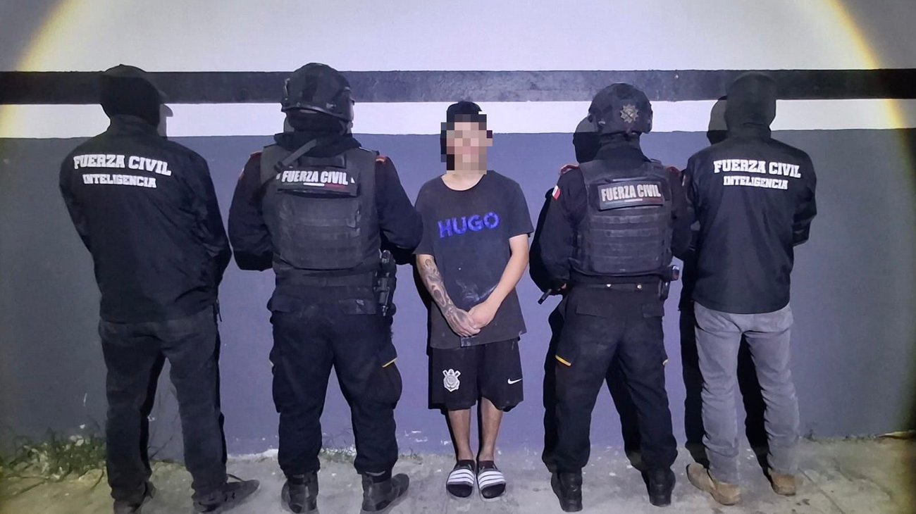 Detienen a menor de edad con 80 dosis de droga en Escobedo