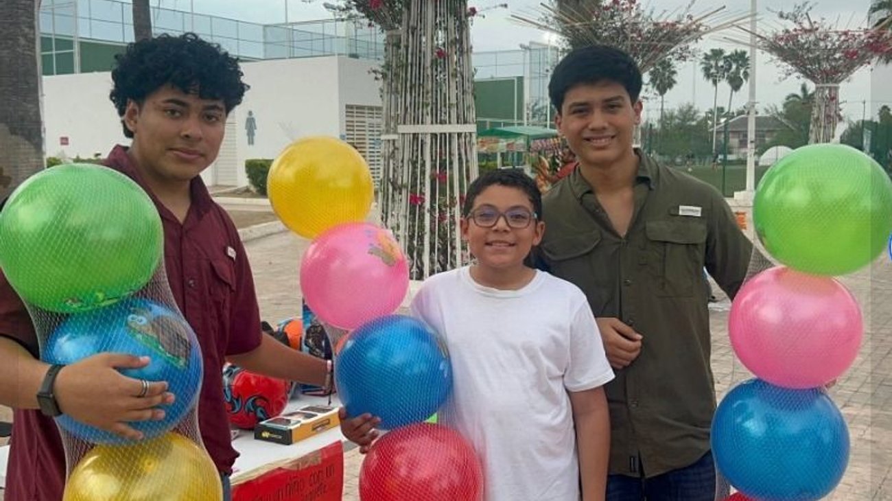 Estudiantes de Victoria llevan alegría a niños vulnerables