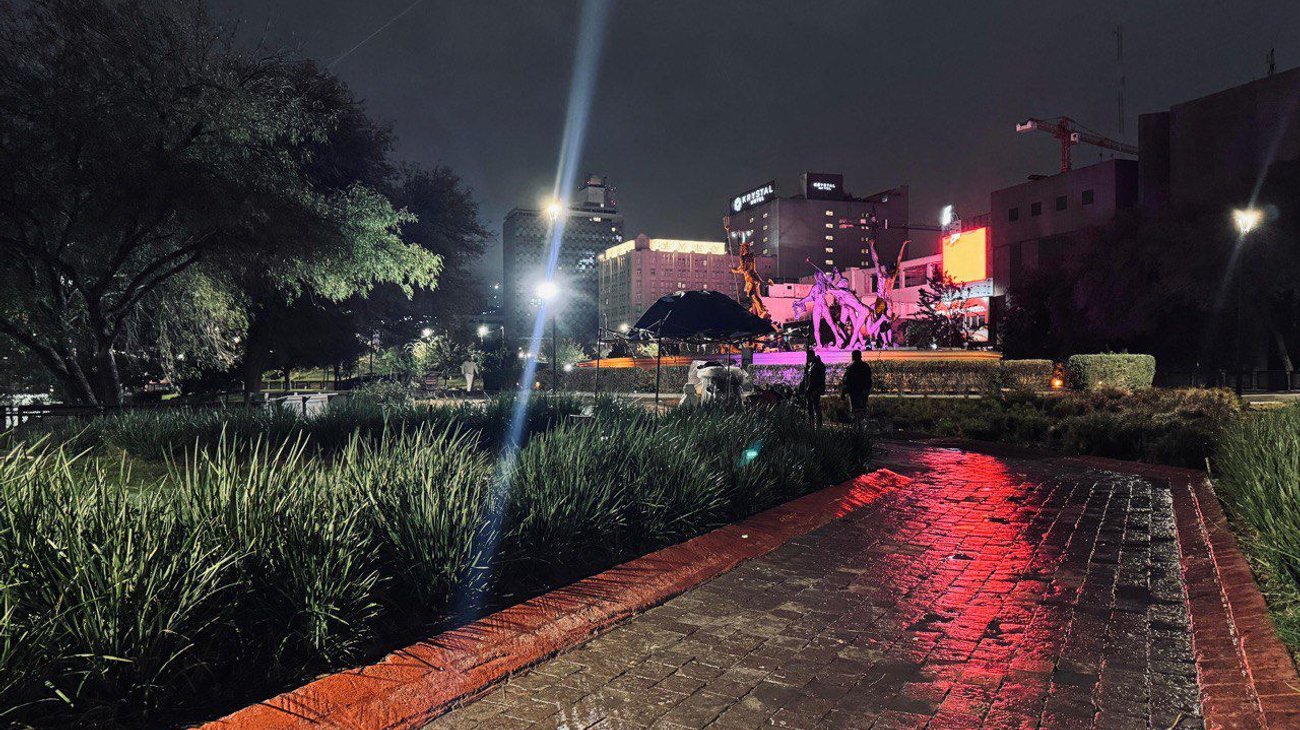 Realizan operativo contra comercio informal  en la Macroplaza