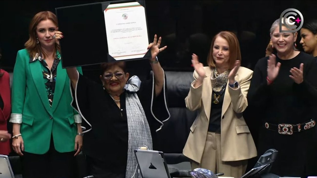 Senado elige a Ernestina Godoy como fiscal de la república
