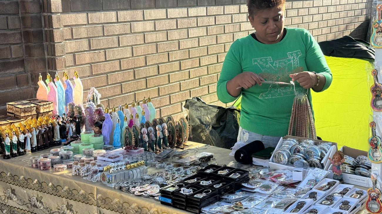Comerciantes ambulantes se instalan en el Santuario de Guadalupe