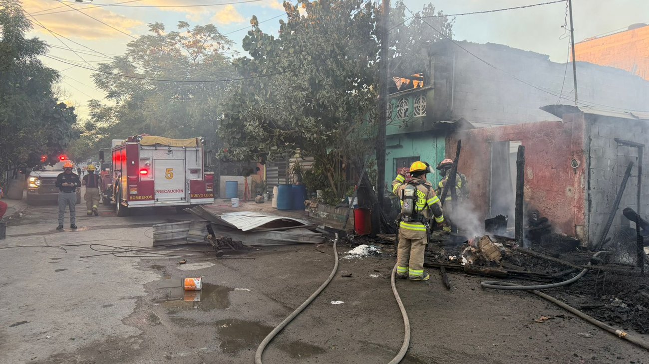 Provoca fuerte movilización incendio en Apodaca