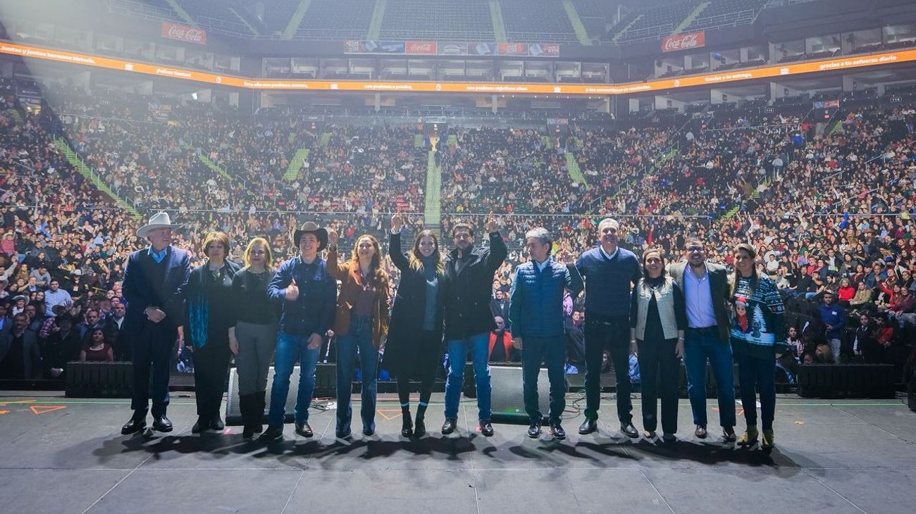 Celebra Samuel García a colaboradores de Nuevo León