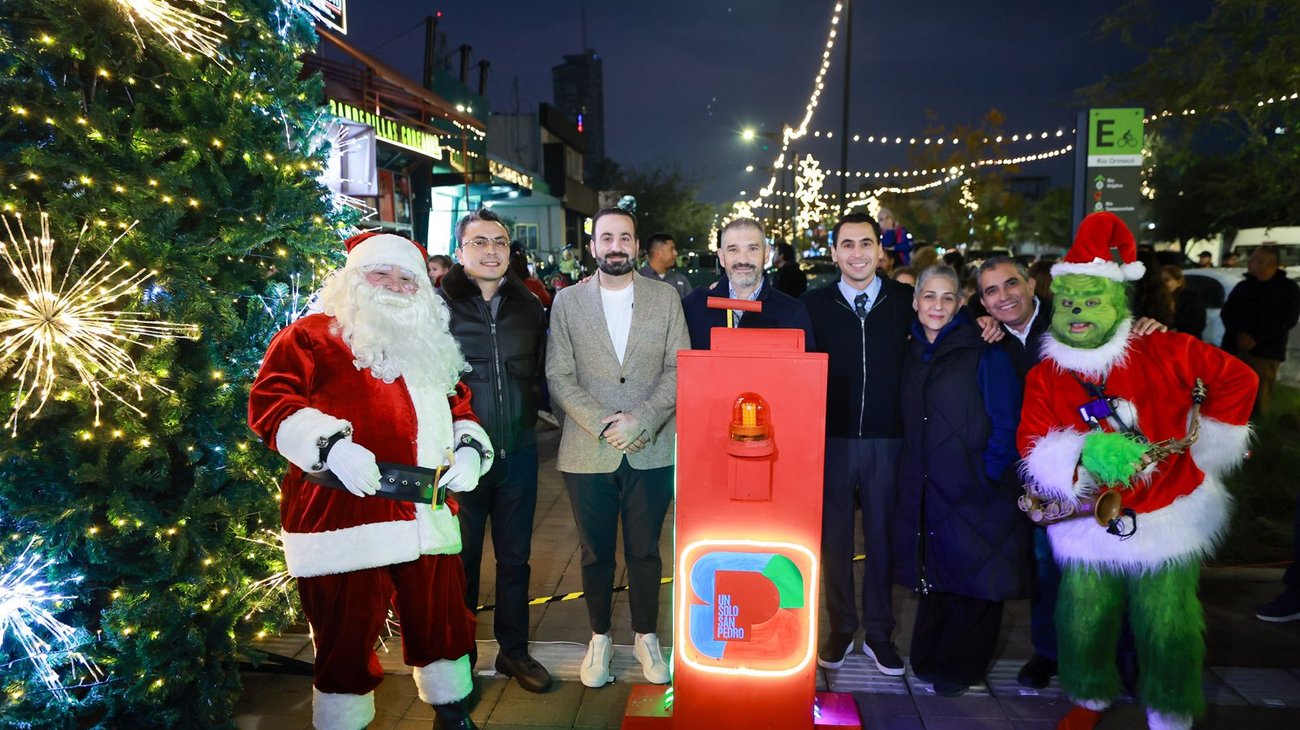 Impulsan con iluminación navideña reactivación del Centrito Valle