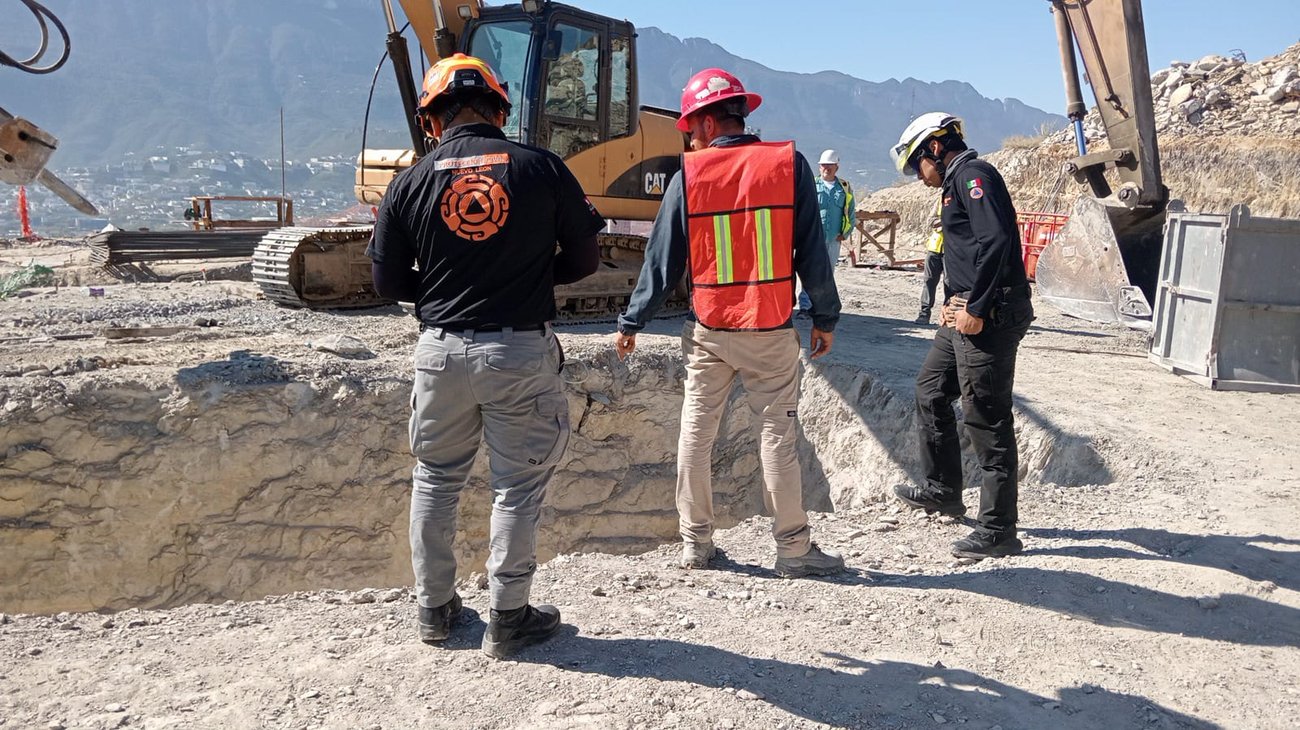 Hombre sale herido tras caída en accidente laboral en Monterrey
