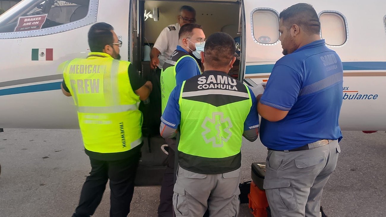 Trasladan a menor con quemaduras graves a hospital en Texas