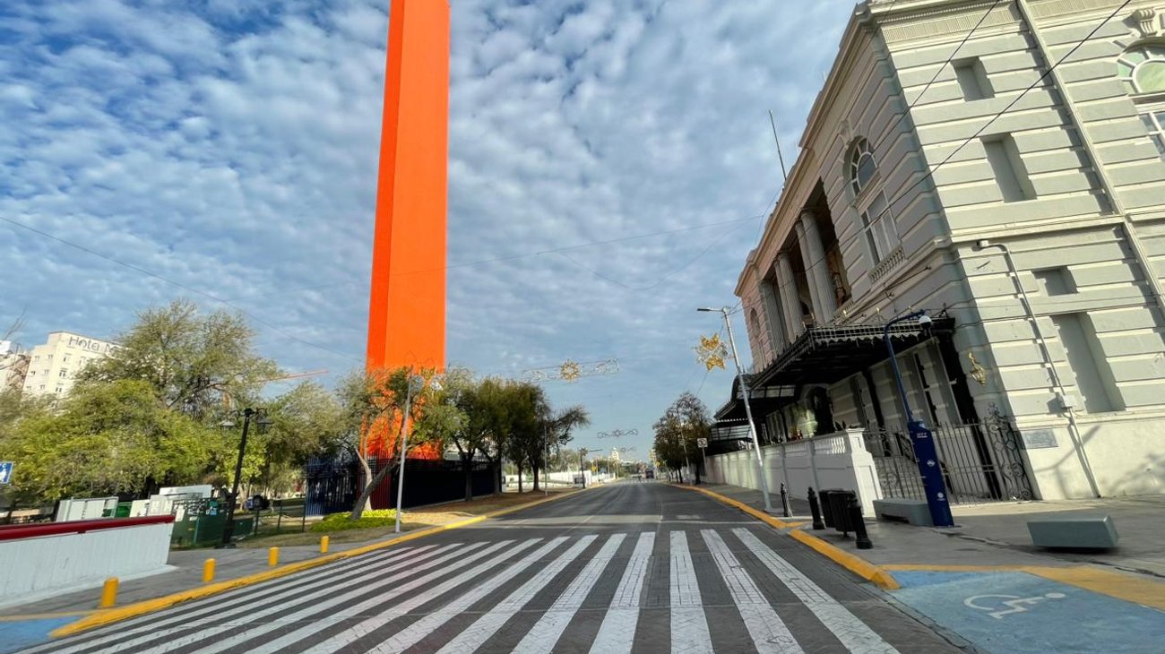 Amanecen vacías las calles del Centro de Monterrey