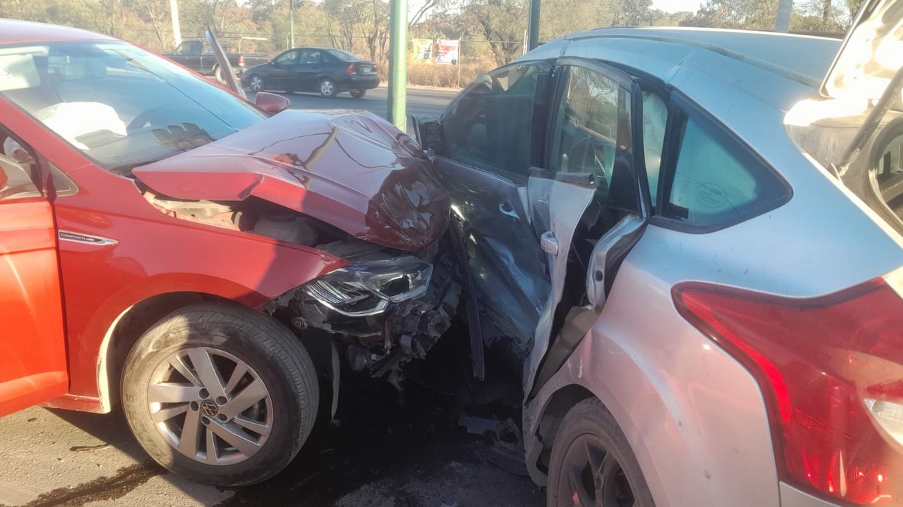 Choque deja dos mujeres y hombre lesionados en Guadalupe