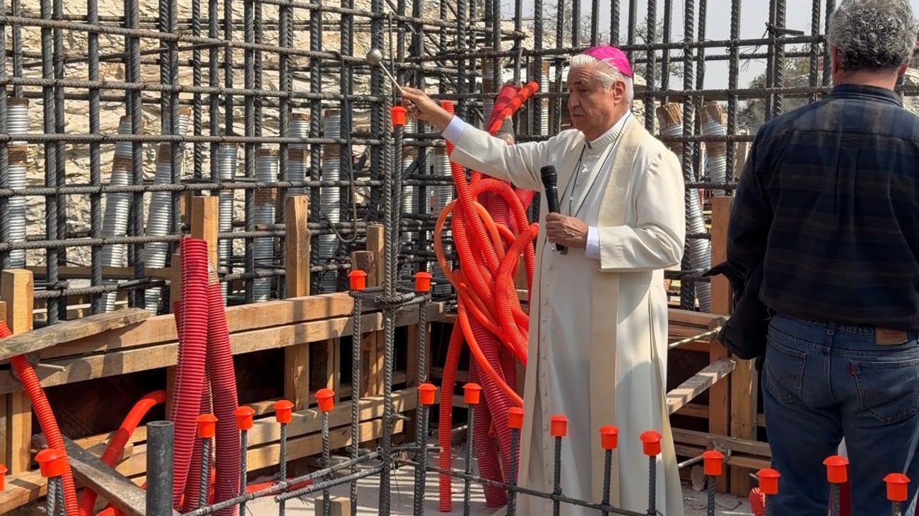 Bendicen la construcción de la Cruz de la Misericordia