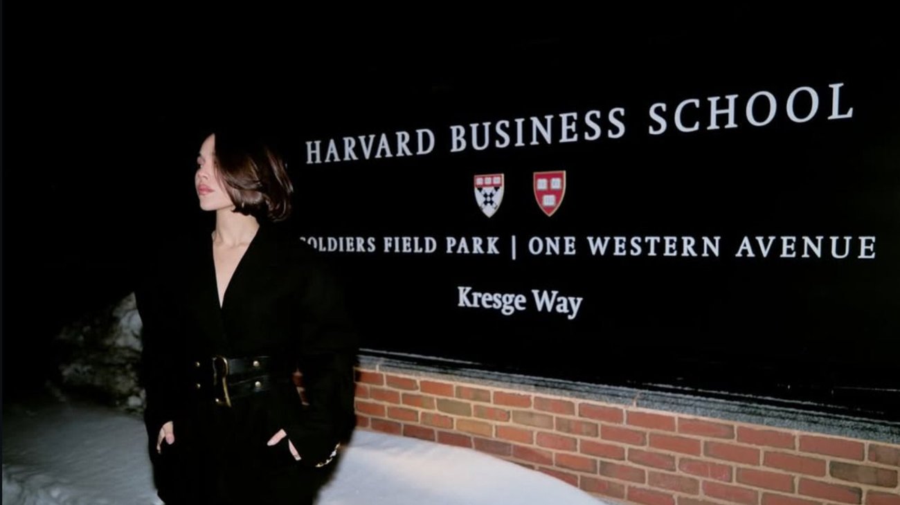 Reconoce Harvard trayectoria e impacto cultural de Danna Paola