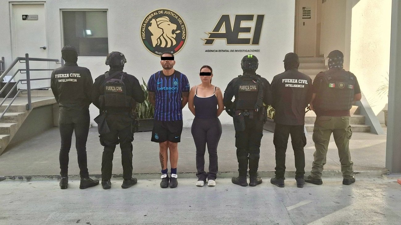 Arrestan a pareja con más de 100 dosis de droga en Santa Catarina