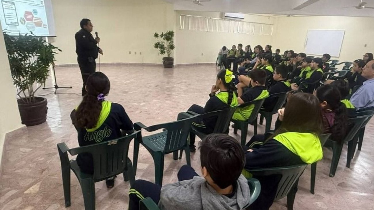  Guardia Estatal Cibernética realiza conferencias sobre seguridad
