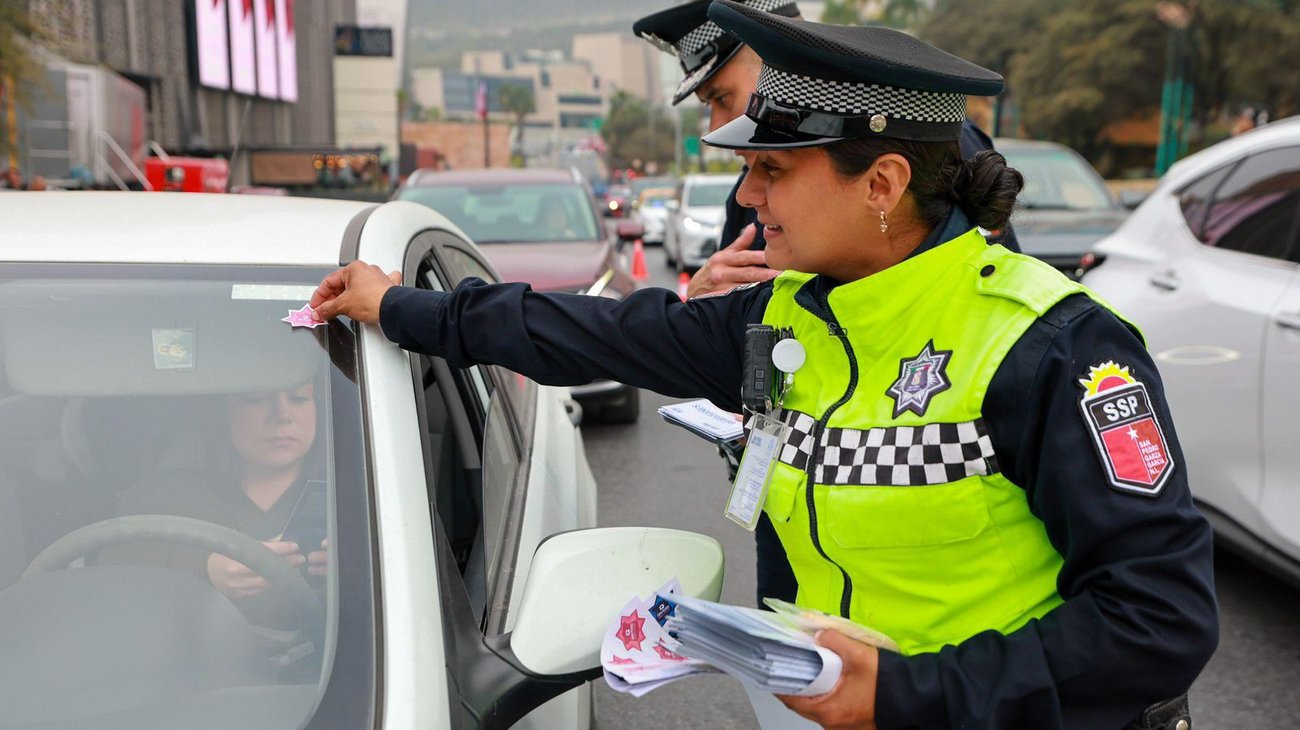 Promueve San Pedro respeto a normas viales durante San Valentín