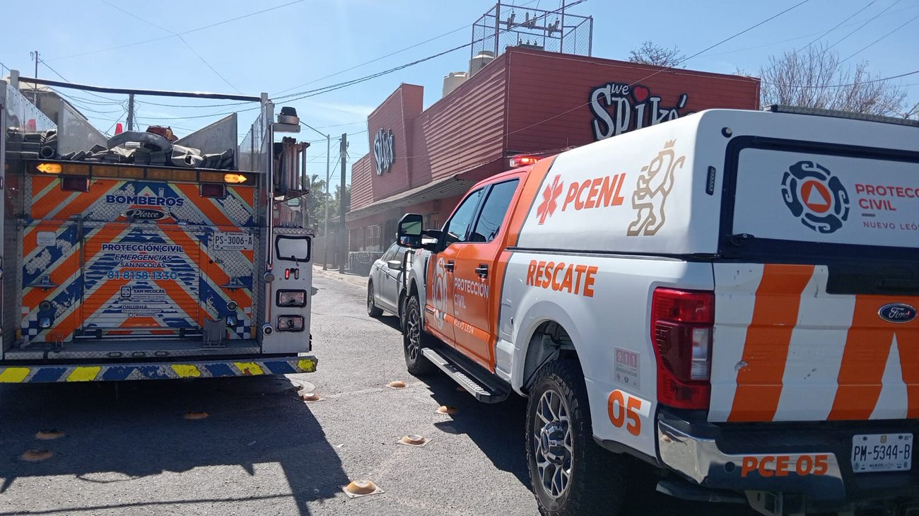 Se incendia cocina de negocio en San Nicolás; evacúan local