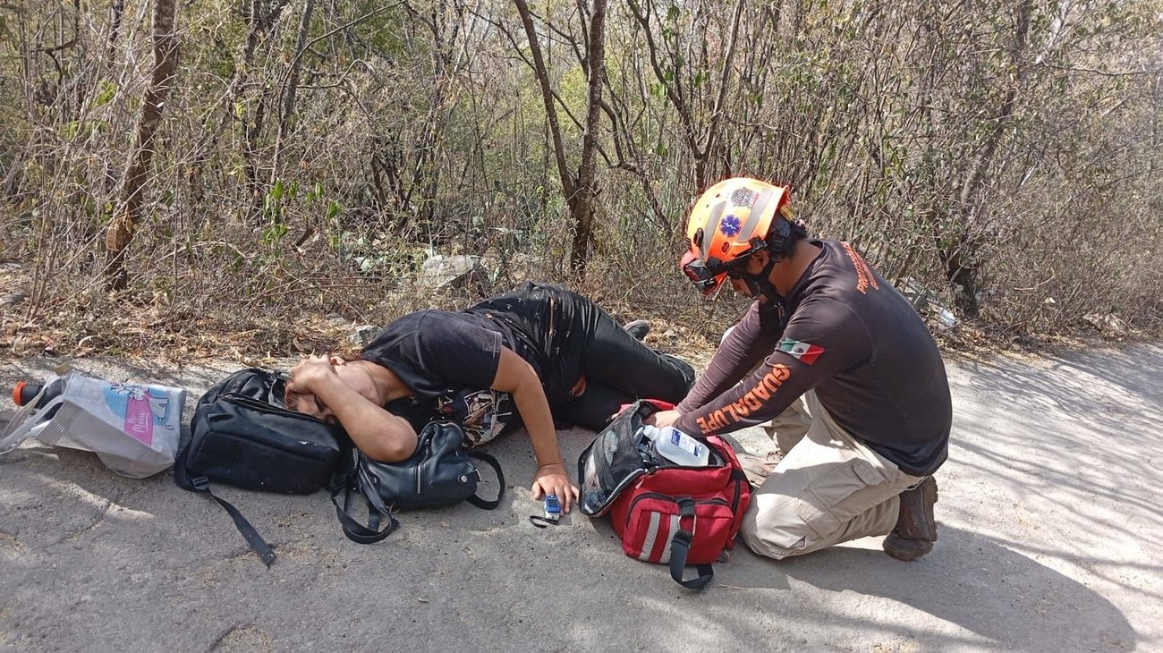 Rescatan a senderista deshidratada en el Cerro de la Silla