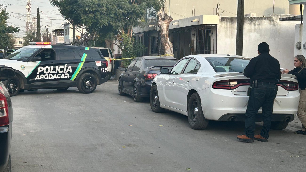 Hombre es ejecutado a balazos y fallece dentro de su vivienda 