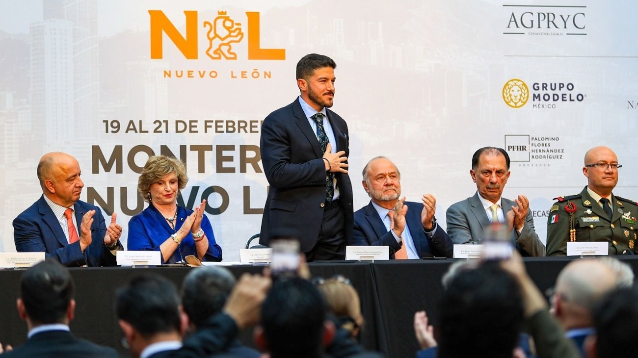 Urge Samuel a abogados a mejorar sistema jurídico del país