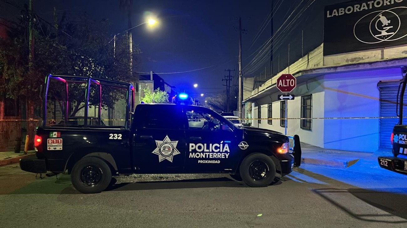 Ejecutan a hombre afuera de taller mecánico en Monterrey