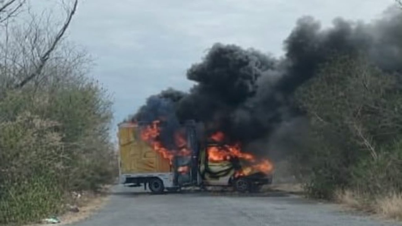 Incendian camión en Linares y activan operativo