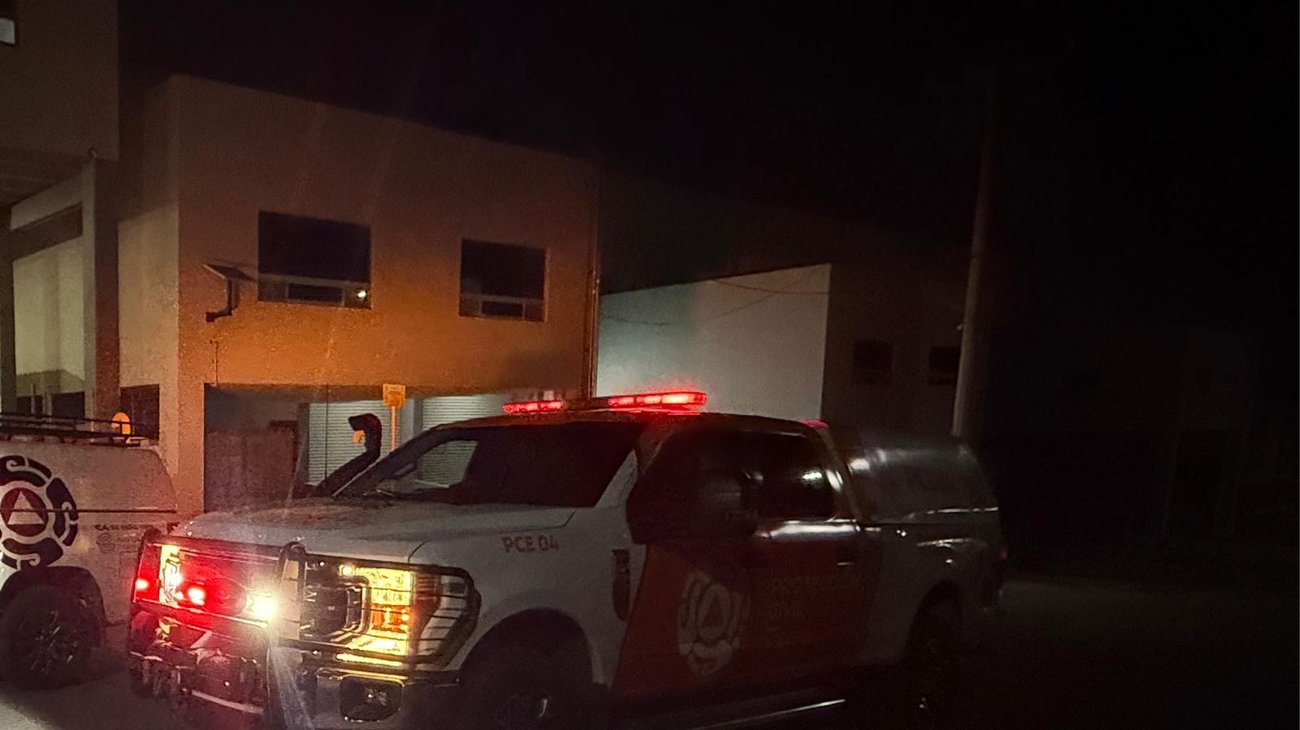 Mujer sufre lesión en la mano al quedar atrapada en máquina