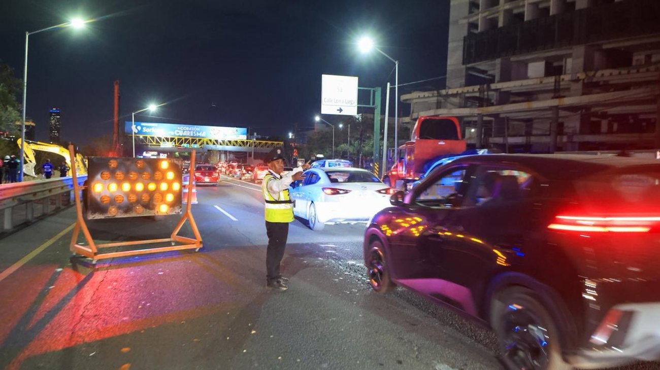 Realiza Monterrey cierre en carril exprés de Morones Prieto 