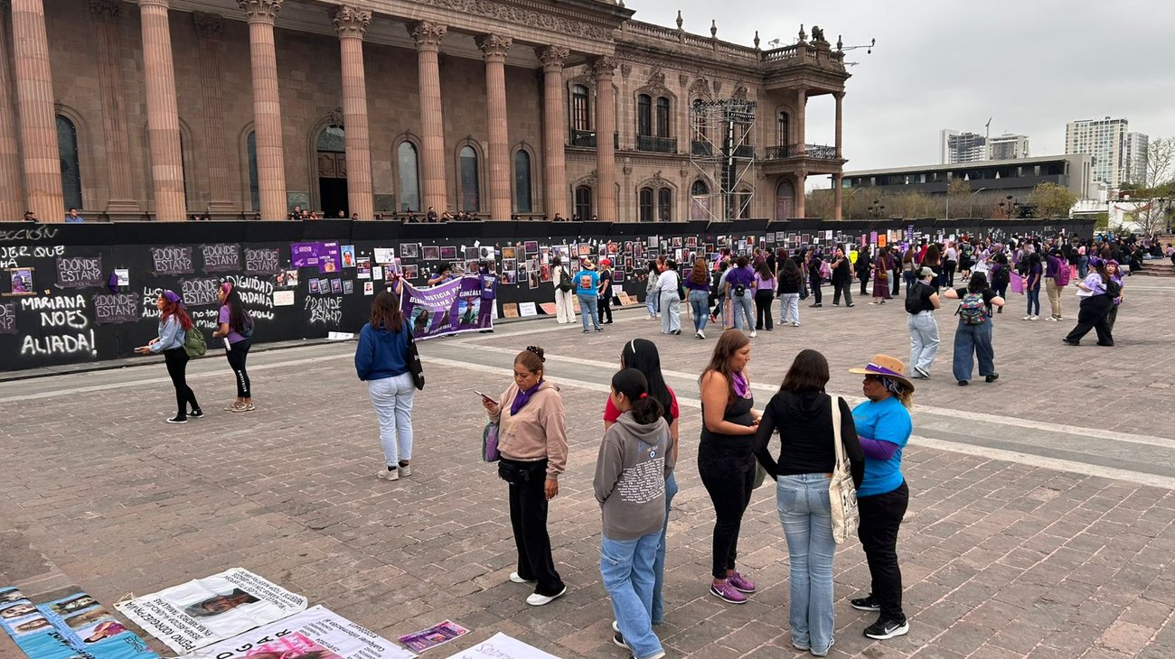 Realizan marcha por el Día de la Mujer en Monterrey