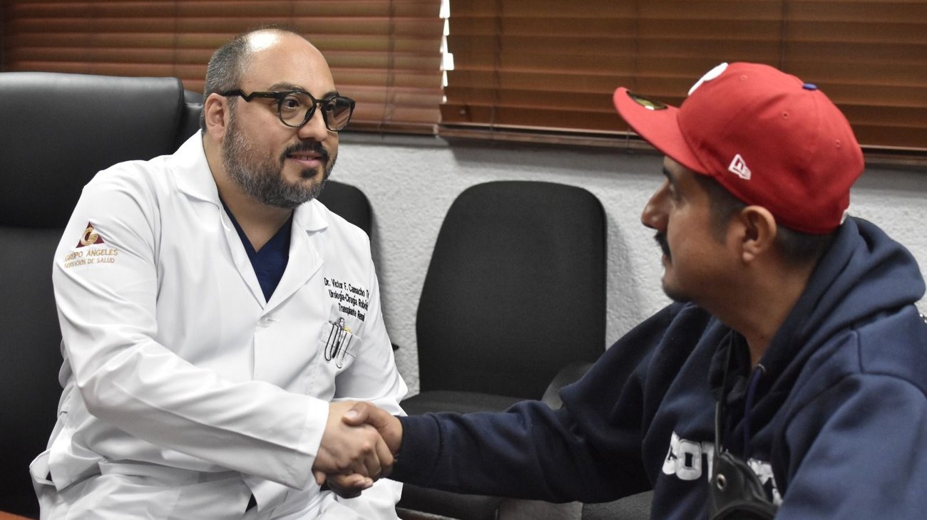 Retiran en IMSS NL tumor de riñón que se extendía hasta corazón