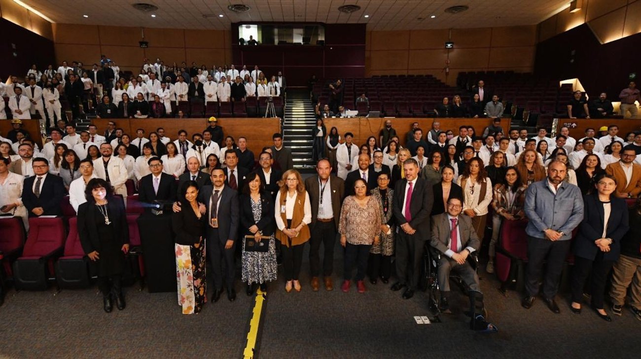 Pemex fortalece formación médica con nueva generación