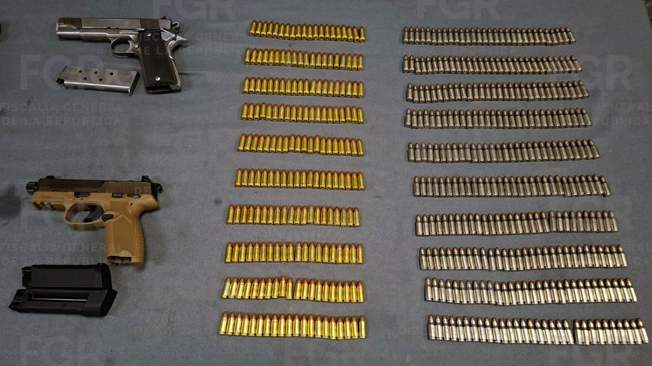 Detienen a dos personas con droga y armas de fuego en Apodaca