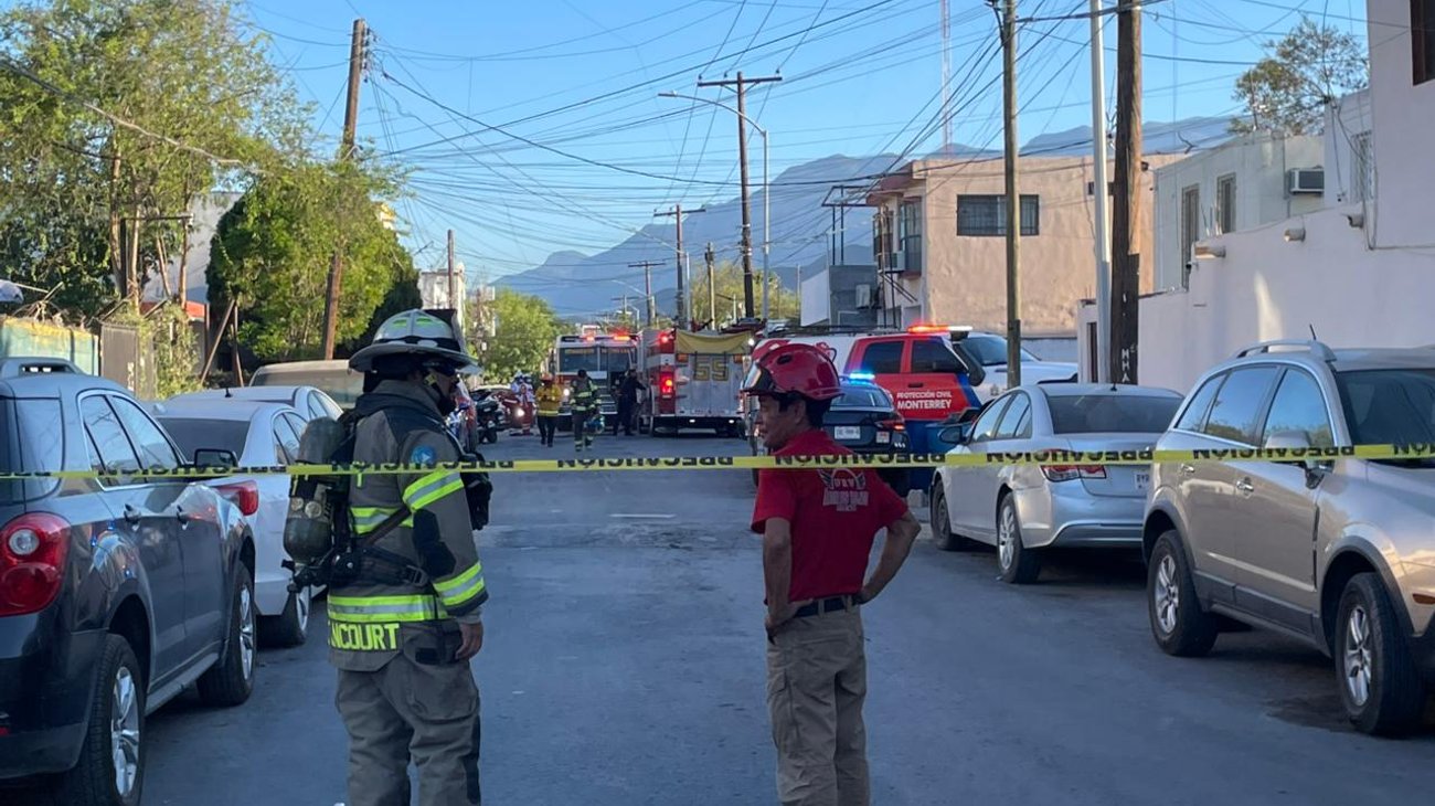 Cortocircuito en tejaban provoca incendio al sur de Monterrey