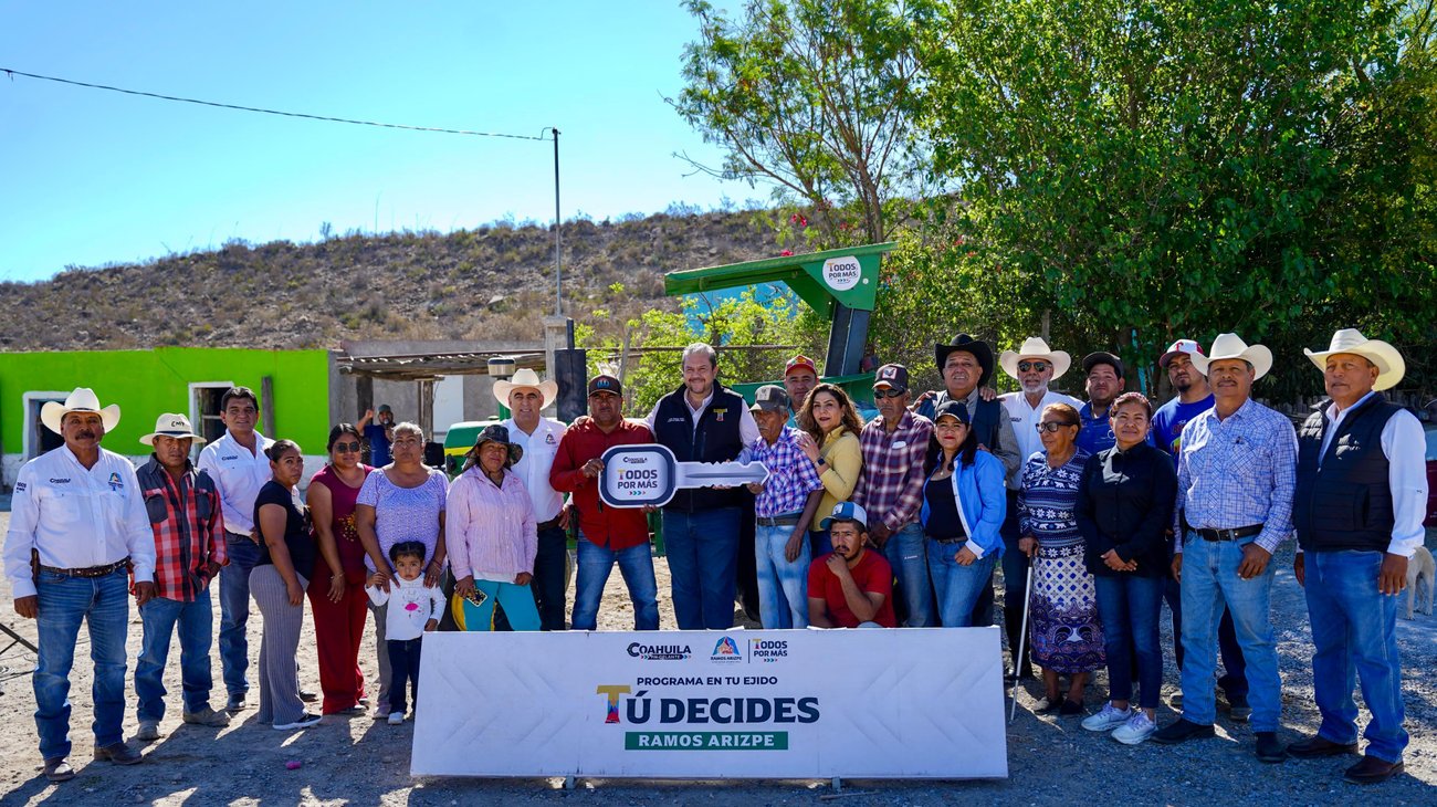 Entregan tractor en Ramos Arizpe para fortalecer la agricultura