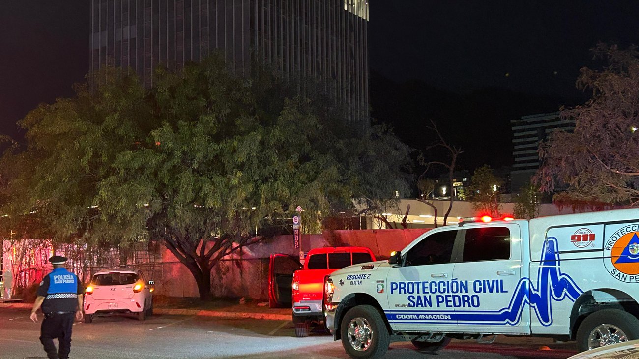 Incendio en departamento provoca evacuación en Valle Oriente