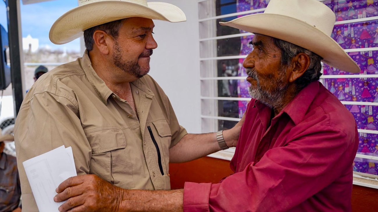 Entregan 2 mil aves a familias rurales en Ramos Arizpe