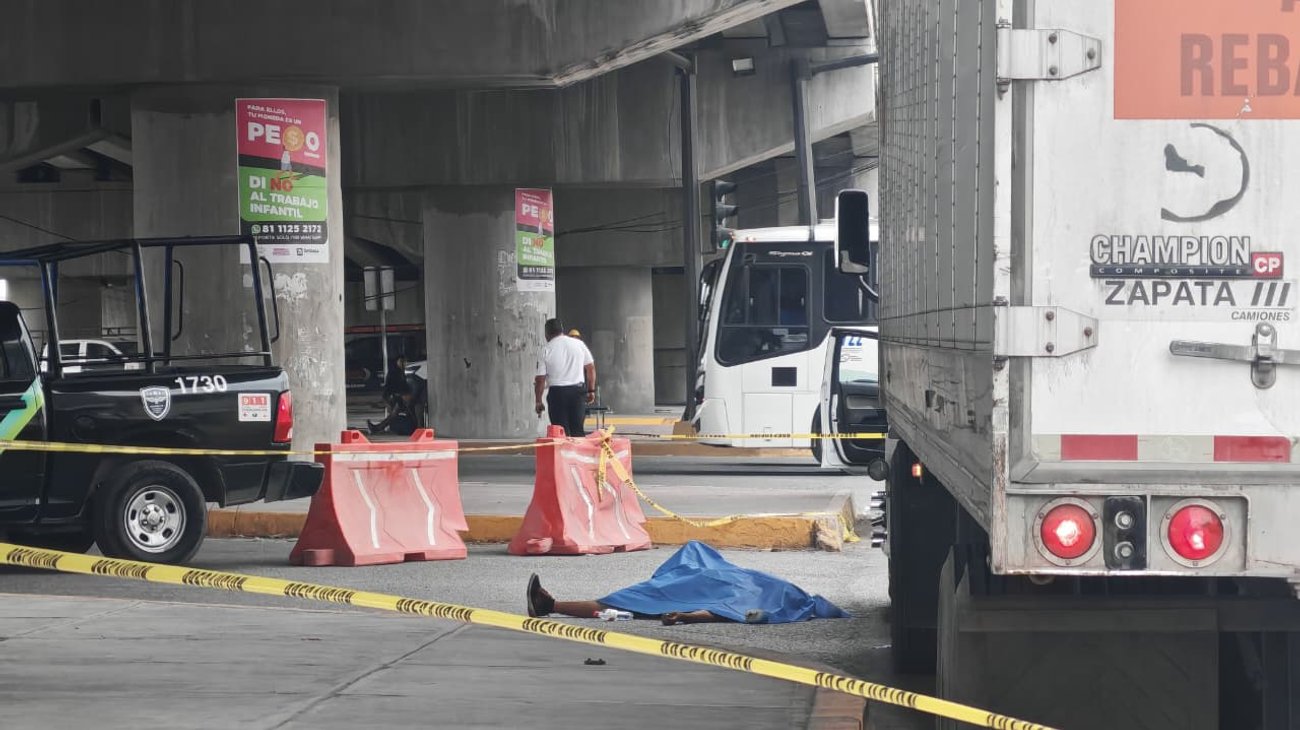 Hombre fallece tras ser atropellado por tráiler en Apodaca