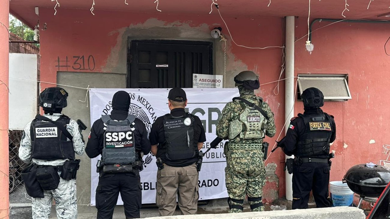 Decomisan fuerzas federales droga y amplio arsenal en Linares
