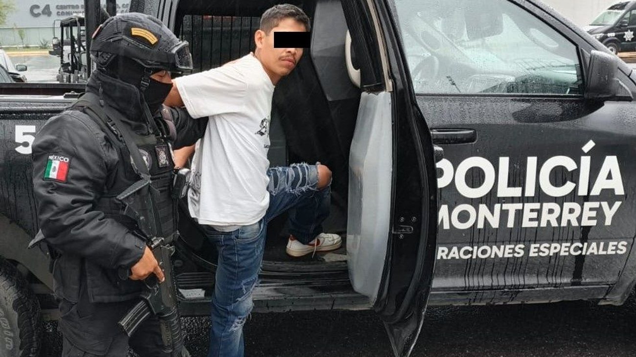 Detienen a hombre con 95 dosis de droga en el centro de Monterrey