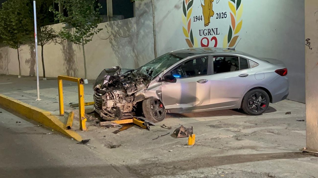 Conductor ebrio choca en acceso a la Expo Feria Guadalupe