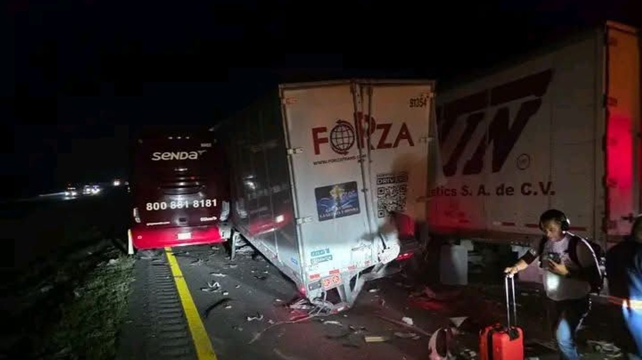 Choque múltiple en Sabinas Hidalgo deja un muerto