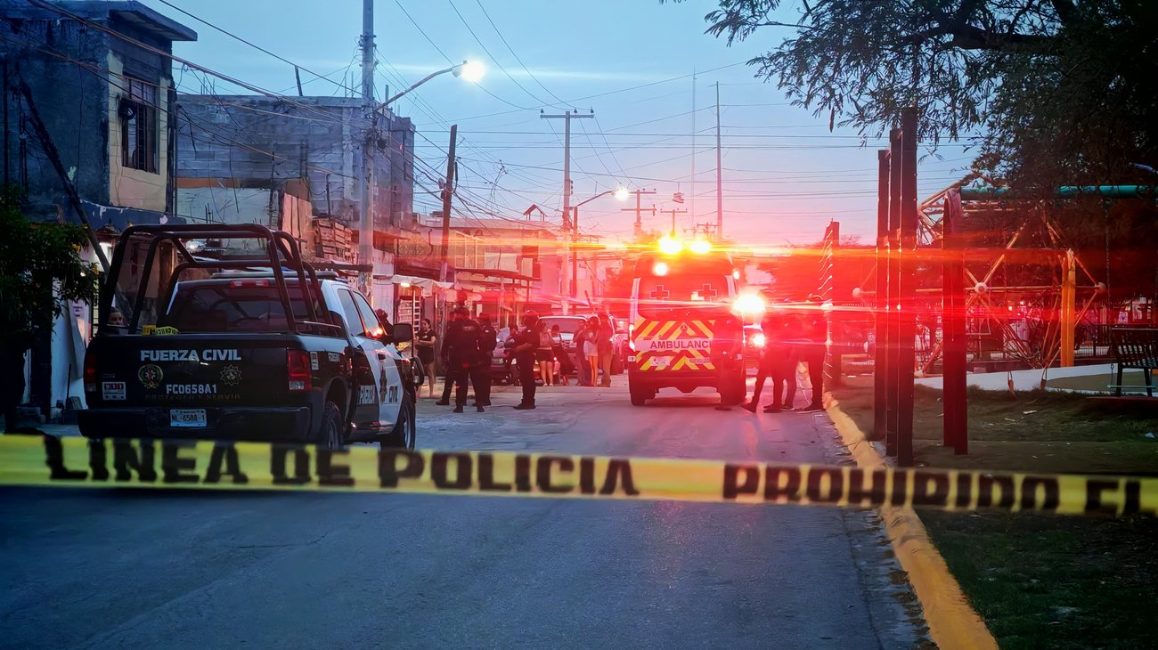 Hombre sufre ataque a balazos en su casa en San Bernabé