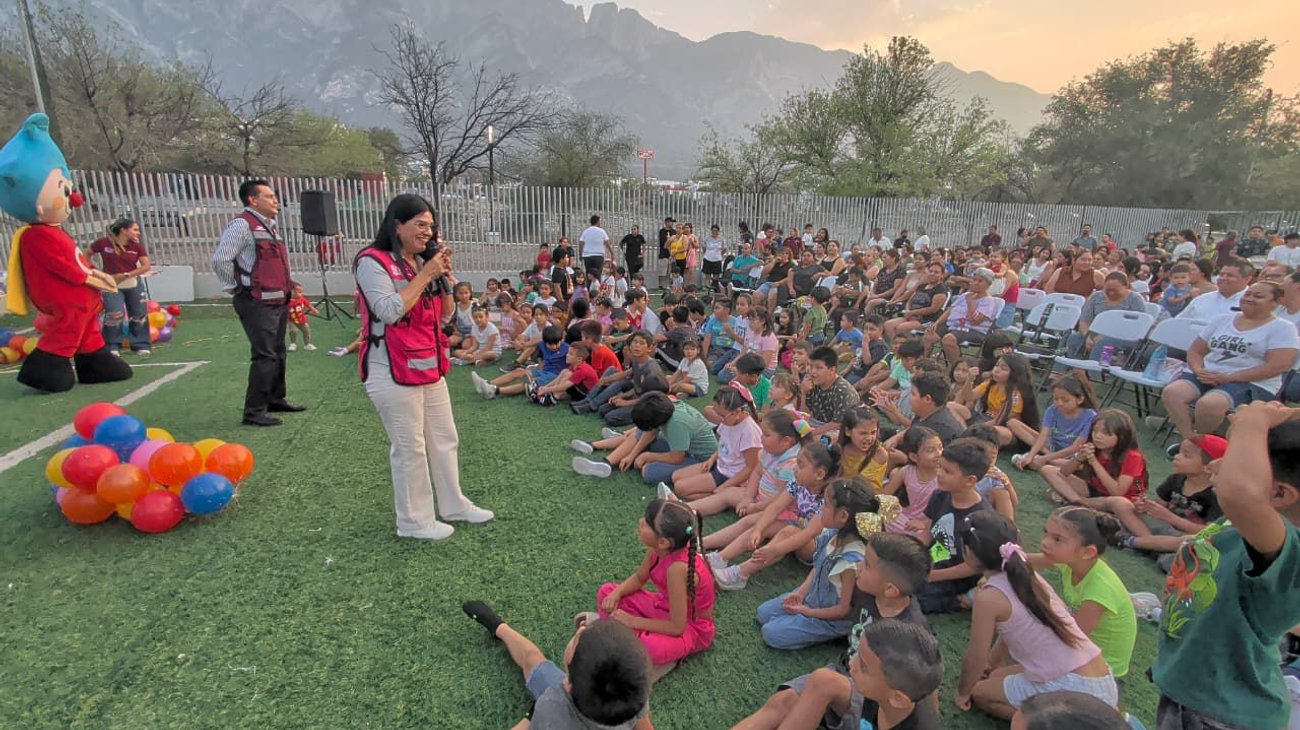 Disfrutan 1,500 menores la Semana del Niño en Santa Catarina