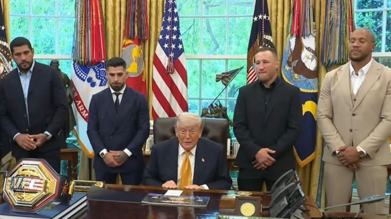 Peleadores de la UFC se reúnen con Donald Trump en la Casa Blanca