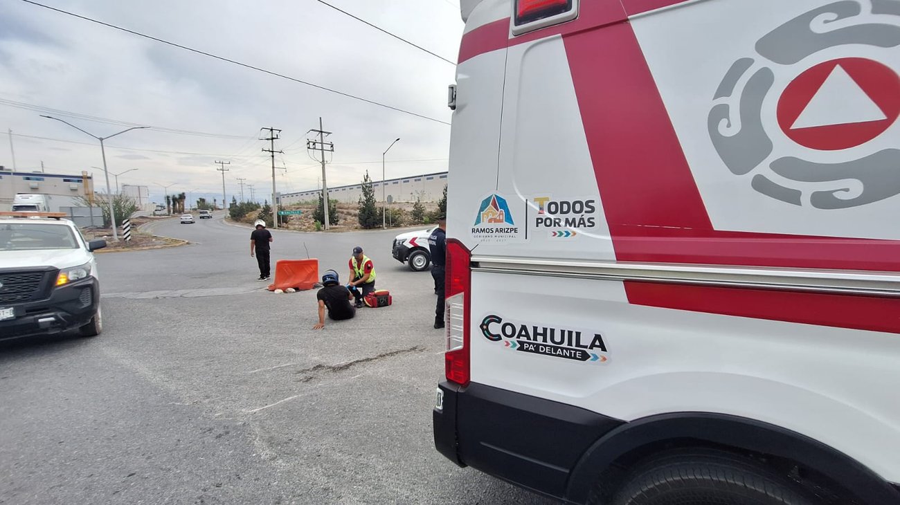 Motociclista lesionado tras choque con camión en Ramos Arizpe