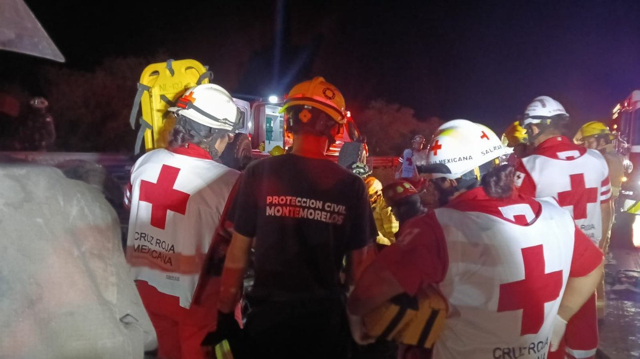 Un muerto y un lesionado tras volcadura en la Carretera Nacional