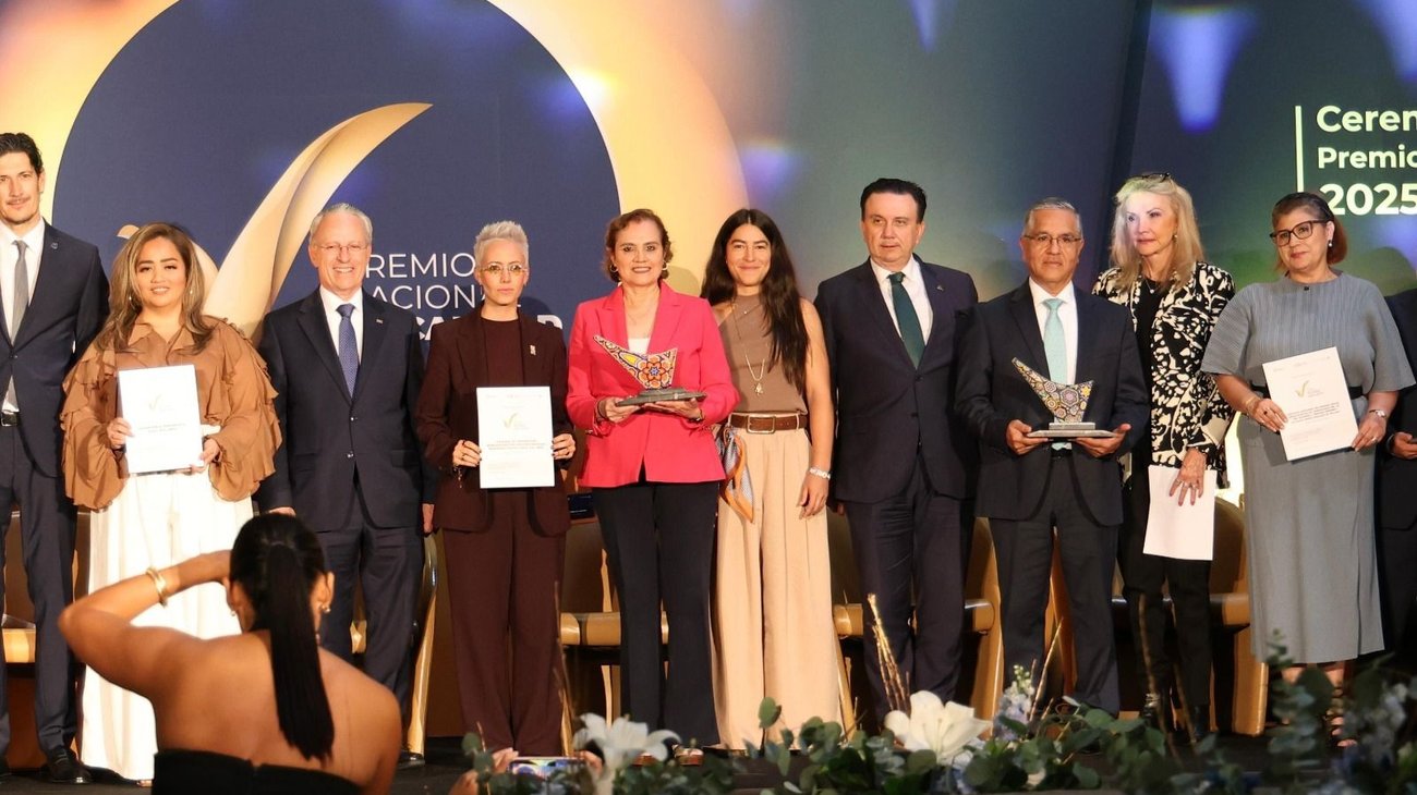 Reciben IMSS NL y UMAE 34 el Premio Nacional de Calidad